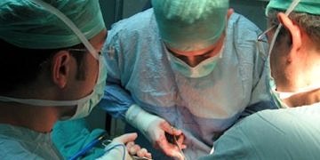 Göbek deliğinden böbrek ameliyatları iz bırakmıyor