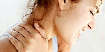 Boyun fıtığı mı kas ağrısı mı? Ağrınızın nedenini sorgulayın!