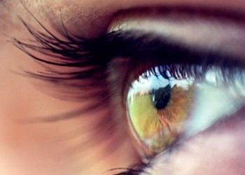 Güneş ışınları genç yaşta katarakt oluşmasına sebep olabiliyor