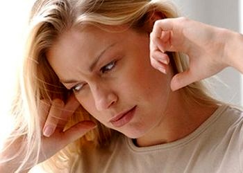Kulak çınlaması (tinnitus) kimlerde görülür, belirtileri nedir?