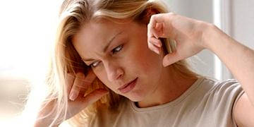 Kulak çınlaması (tinnitus) kimlerde görülür, belirtileri nedir?