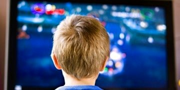 Televizyon 0-2 yaş çocuklarda otizmi tetikliyor