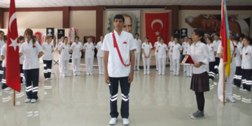 Sağlık Bakanlığı, lise mezunlarına hemşire ve ebe olma yolunu kapatacak mı?