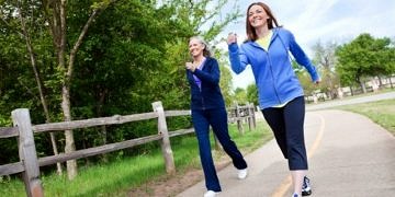 Kansere karşı mucize çözüm: Yürümek meme kanseri riskini azaltıyor!