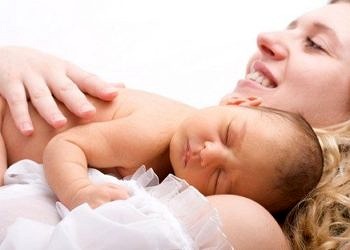 Bebeklerde uyku pozisyonu nasıl olmalı