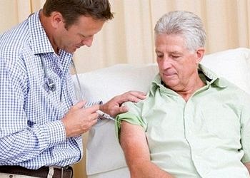 Grip aşısı kalp sorunu olan yaşlılarda kalp krizi riskini yarıya azaltıyor