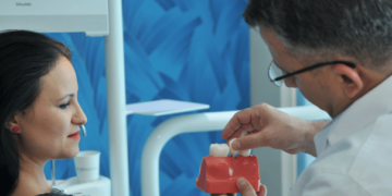 Çene kemiği erimelerini durdurmanın en iyi yolu diş implantları