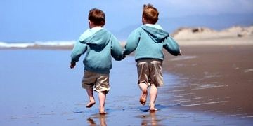 Kıskançlık çocuğun psikolojisini bozuyor!