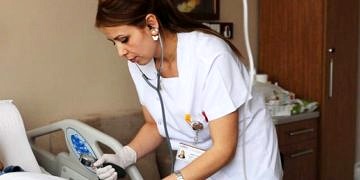 1979 doğumlu hemşire ne zaman emekli olur?