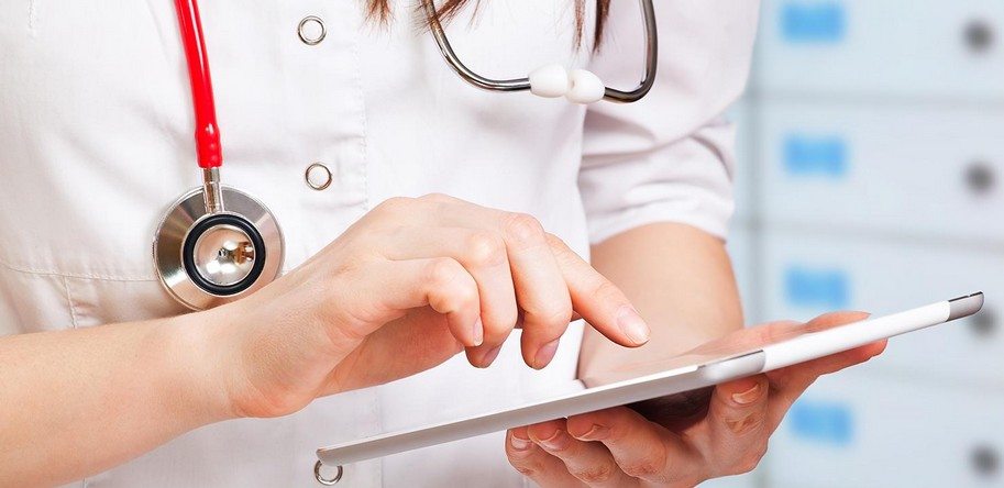 hasta-kaydi-tibbi-dosya-bilgisayar