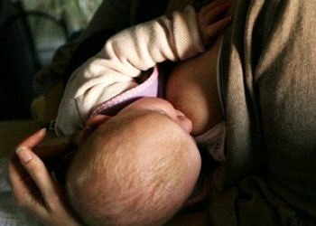 Anne sütüyle beslenen  bebekler daha zeki