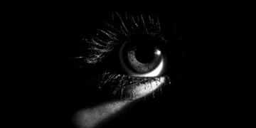 Zifiri karanlıkta bile görmeyi sağlayan Ce6 adlı bir göz damlası geliştirildi