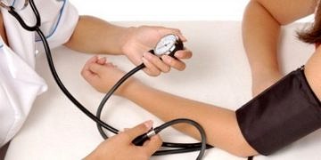 Yüksek tansiyon neden olur, nasıl düşürülür? Belirtileri nedir?