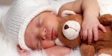 Bebeklerde doğru uyku pozisyonları