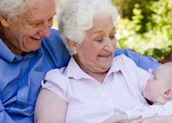 Çocuk bakıcısı mı yoksa büyük anne mi?