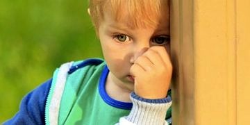 Utangaç çocuklarda bağımlılık riski 13 kat daha fazla görülüyor!