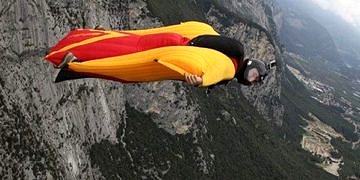 Ünlü cerrah Mehmet Susam, Alpler’de paraşüt atlayışında hayatını kaybetti