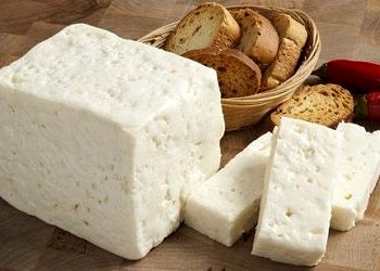 Şekerli gıdalardan sonra bir parça peynir dişleri çürümekten koruyor