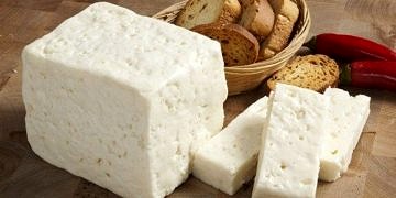 Şekerli gıdalardan sonra bir parça peynir dişleri çürümekten koruyor