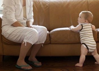 Bebeğiniz ne zaman yürümeli? Geç yürüme ve nedenleri nelerdir?