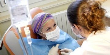 Kanser tedavisi gören hastalarda ağız ve diş bakımı nasıl olmalı?