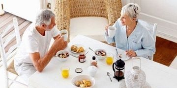 Uzmanından, 50 yaş üstü kadın ve erkeklere beslenme önerisi