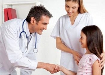 Çocukları ameliyat olacak ailelere öneriler ve uygulanması gereken 10 doğru yaklaşım