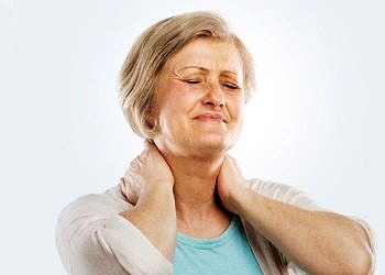 Geçmeyen yaygın ağrılar ve sürekli yorgunluk fibromiyalji belirtisidir