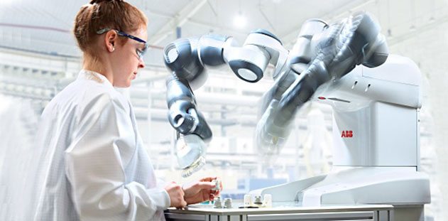 deney-labratuvar-ilac-kadin-robot