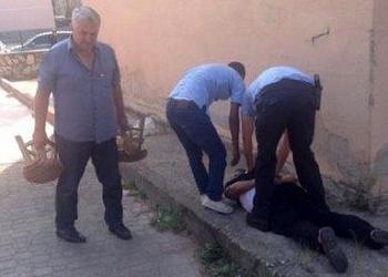 İlaç yazmayan doktora saldıran hastayı polis silah sıkarak durdurabildi
