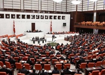 Torba yasa geçti: Defin ruhsatı, mecburi hizmet, aile hekimlerine nöbet…