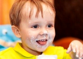 Sağlıklı olması için çocuğunuza yoğurt ve sağlık iksiri kefir yedirin