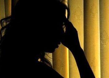 En yüksek ruhsal sağlık riski genç kadınlarda