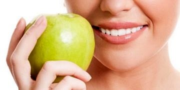 Diş ve dişetlerinizi doğru beslenerek de koruyabilirsiniz! Dişlere iyi gelen besinler