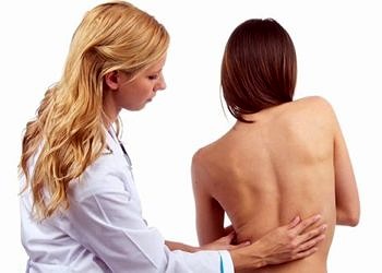 Çocukluk çağında skolyozu tespit etmenin 8 pratik yöntemi