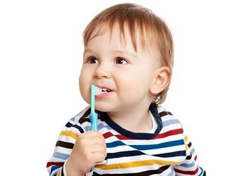 Bebeğinizi öperken bir daha düşünün! Diş çürükleri bulaşıcıdır!