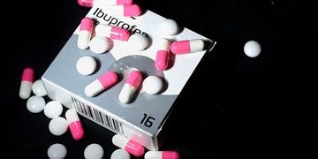 İbuprofen nedir? Ne işe yarar? Kullanımı, dozu ve yan etkileri