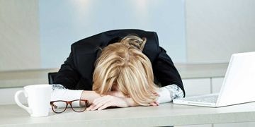 Sabahları dinlenmiş olarak uyanabilmek için 10 pratik ipucu ve uyku hijyeni