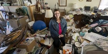 Kompulsif biriktirme hastalığı (dispozofobi) nedir? Belirtileri ve tedavisi