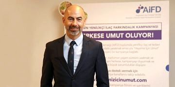 Dr. Ümit Dereli: Dünyayla rekabet etmek istiyorsak ilaçta bilgi üretmeliyiz