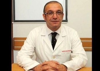 Şiddetli baş ağrısı ile hastaneye kaldırılan Doktor hayatını kaybetti