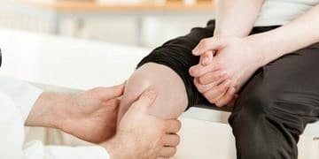 Çocuğunuzun dizindeki bu 2 belirtide zaman kaybetmeyin