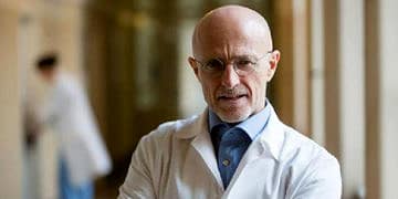 Dünyanın ilk kafa nakli ‘ölü bedende’ başarıyla gerçekleştirildi!