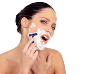 Yüzdeki aşırı tüylenme yumurtalık hastalığı ya da Hirsutism işareti olabilir