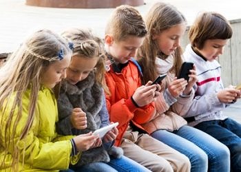 Gençlerin sosyal medya kullanımı için ailelere bilimsel öneriler