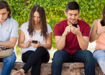 Akıllı telefonlar bizi tembelleştirdiği gibi beynimizi de tembelleştiriyor