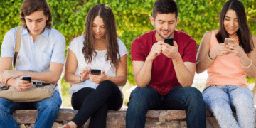 Akıllı telefonlar bizi tembelleştirdiği gibi beynimizi de tembelleştiriyor