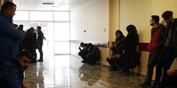 Sağlıkta şiddet çağ atladı! Doktoru sokakta bıçaklayıp sopayla dövdüler