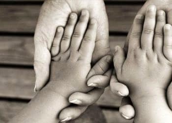 Bebekte bağlanma ve gelişim: Anne bebek iletişiminin evreleri