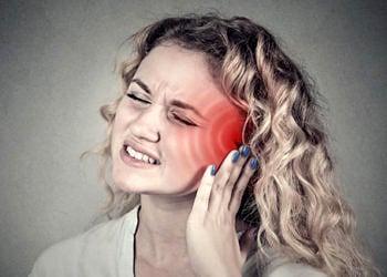 Kulak çınlaması (tinnitus) nedir? Nedenleri, belirtileri ve tedavisi